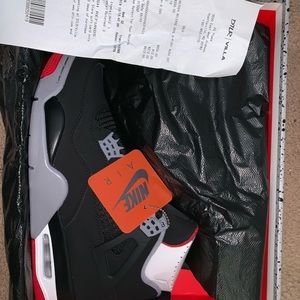 Air Jordan 4